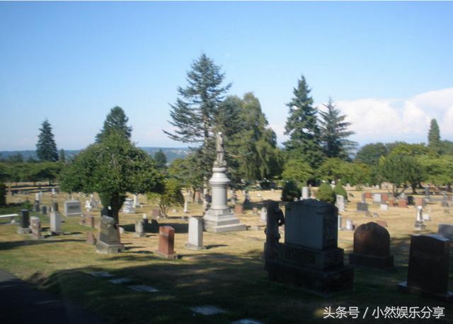 镜头下：功夫巨星李小龙先生墓地，其墓志铭现在依然启示着我们